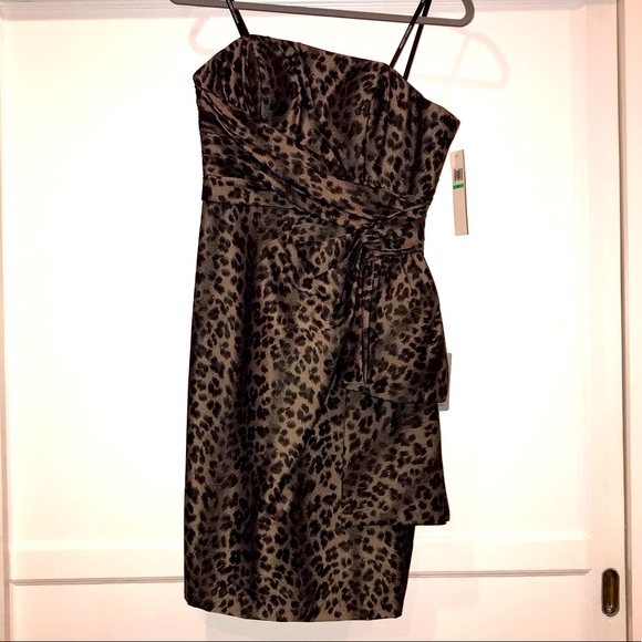 Maggy London Dresses & Skirts - Maggy London strapless cocktail